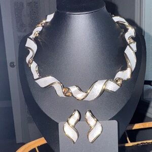 Fifth Avenue Collection Ribbon Chocker Necklace w Marching Clip on Earrings